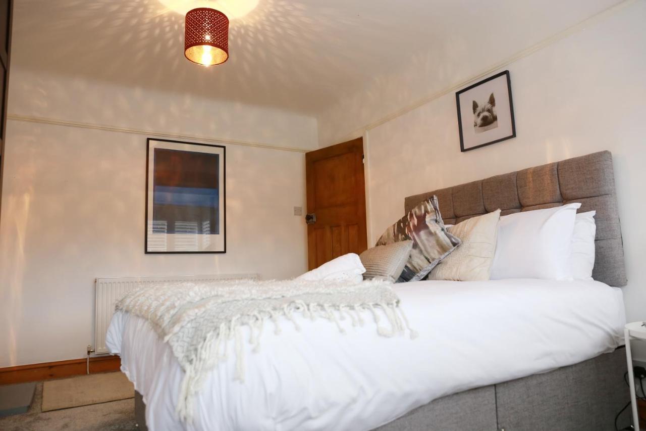 Lions Den - Zoo Accommodation Chester Exterior foto